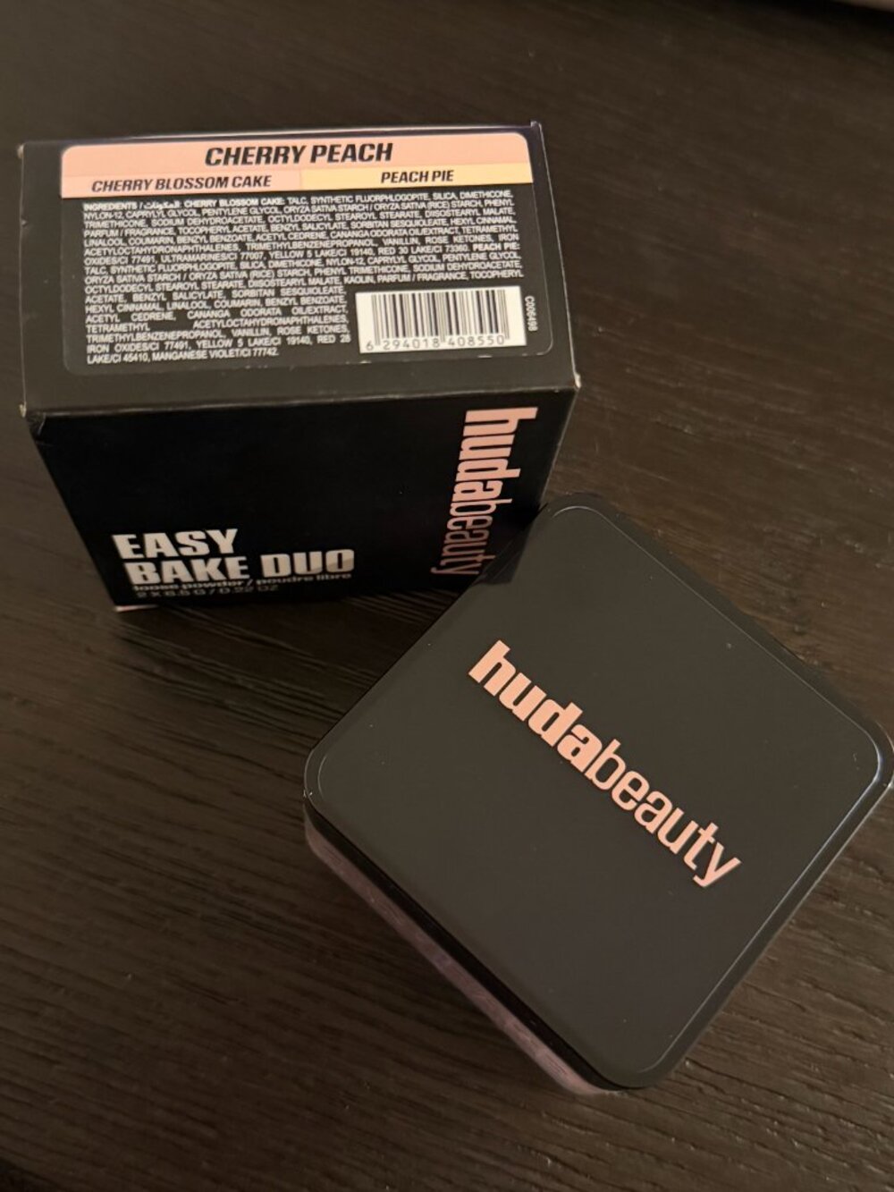 Huda Beauty EASY BAKE DUO LOOSE POWDER in Cherry Peach